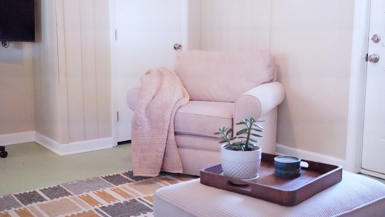 Photo of Livingroom in Candler-McAfee