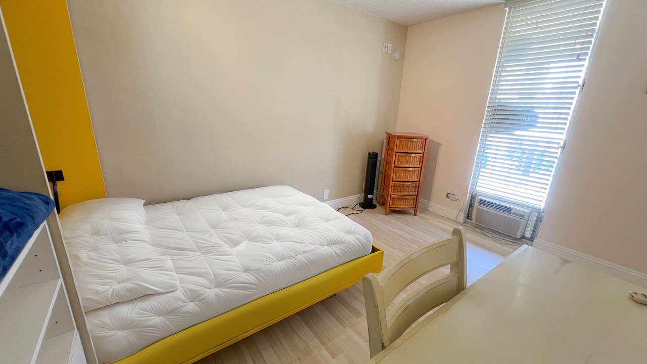 Photo of Bedroom in Waikiki