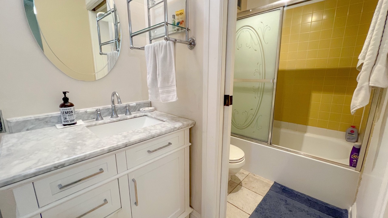 Photo of Bathroom in Waikiki