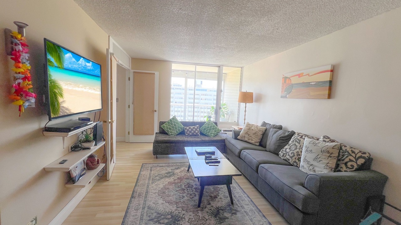 Photo of Livingroom in Waikiki