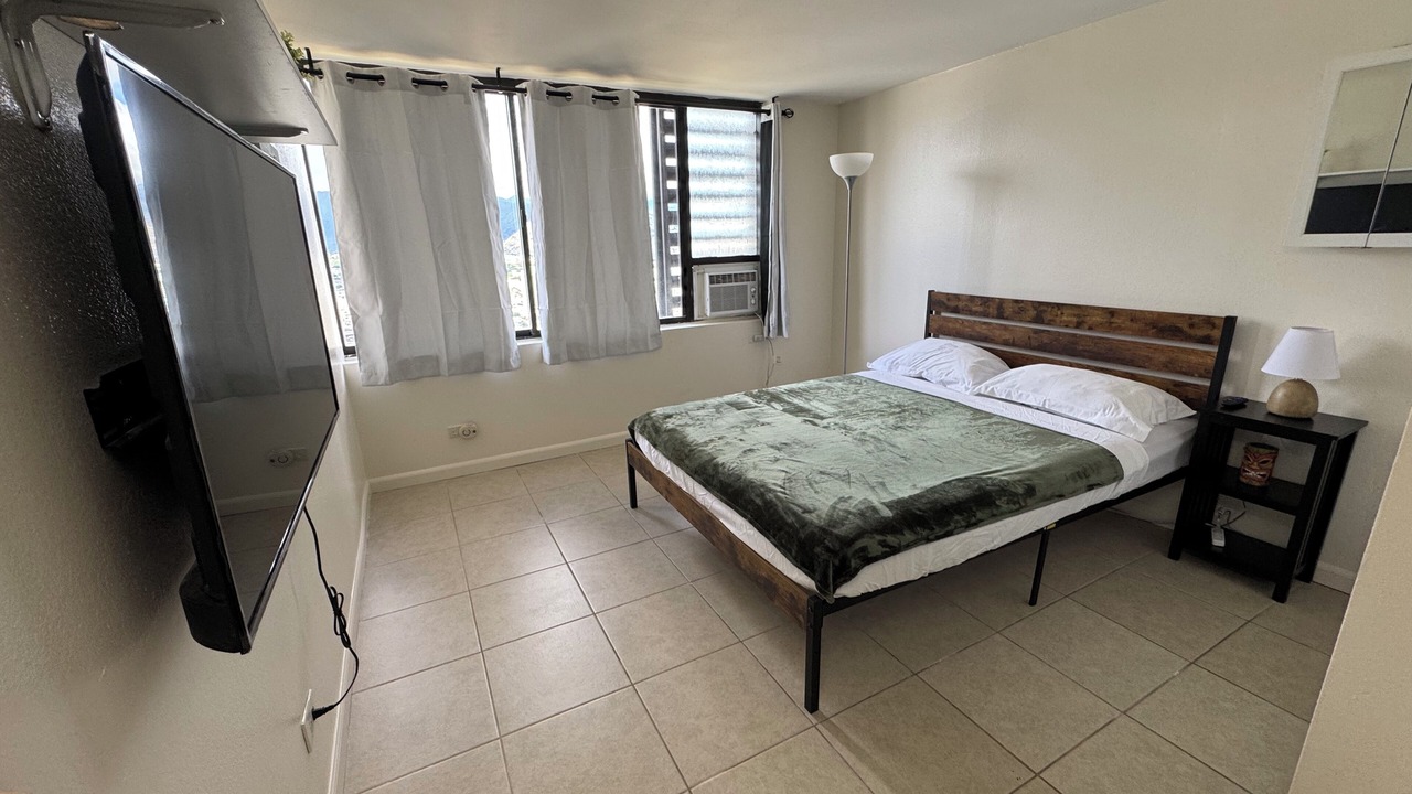 Photo of Bedroom in Waikiki