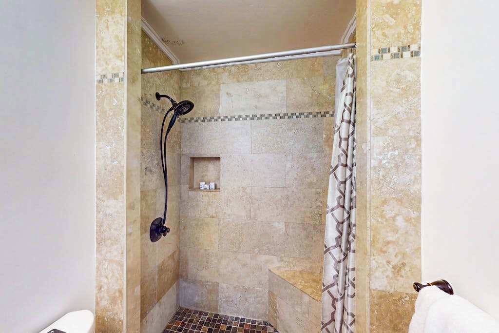Photo of Bathroom in Kahuku
