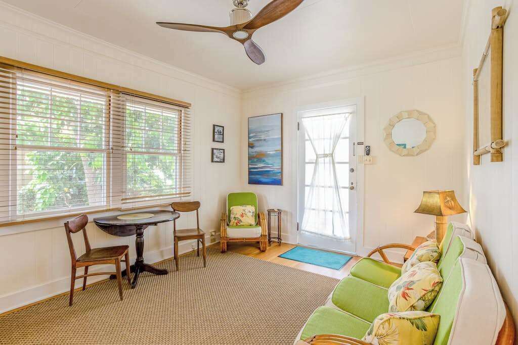 Photo of Livingroom in Diamond Head - Kapahulu - St. Louis