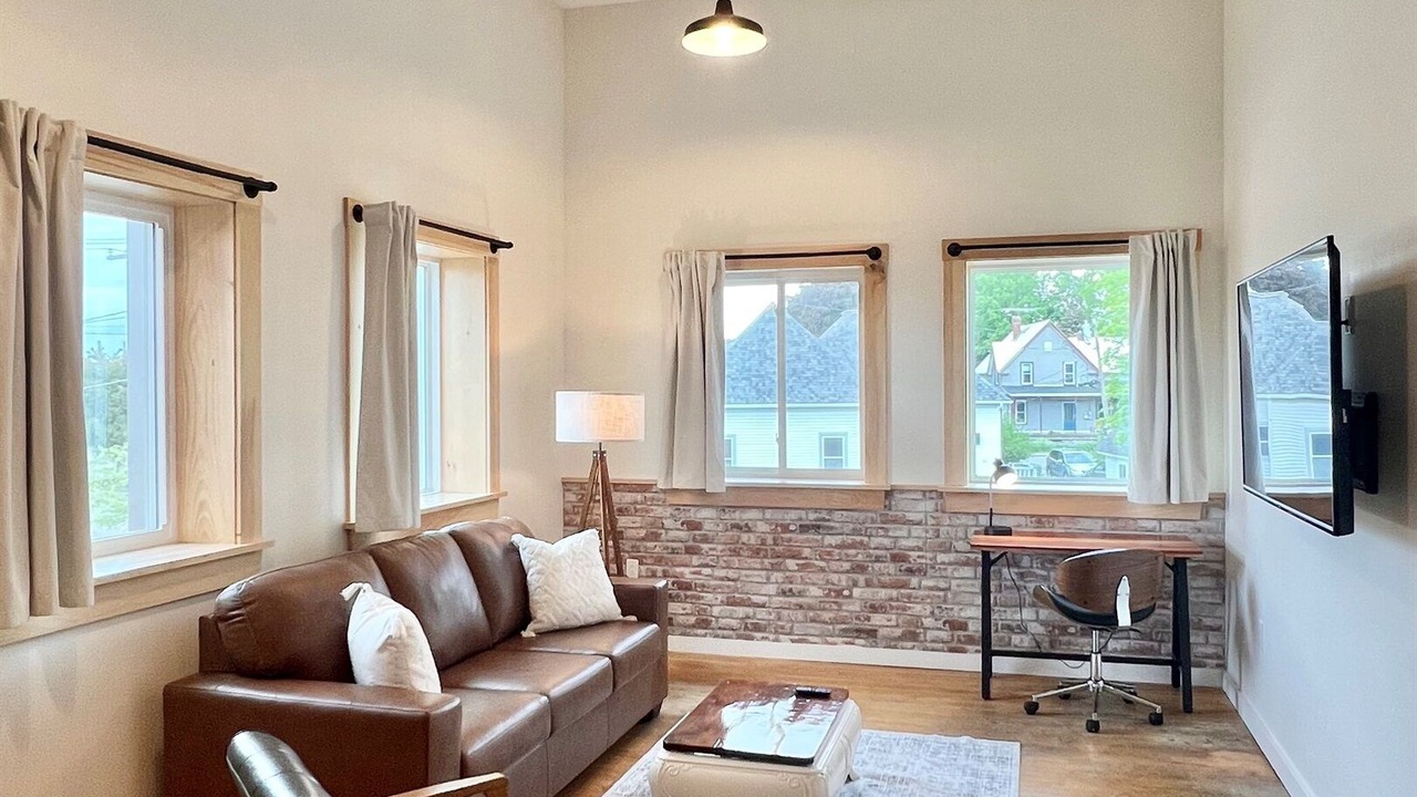 Photo of Livingroom in Pittsfield