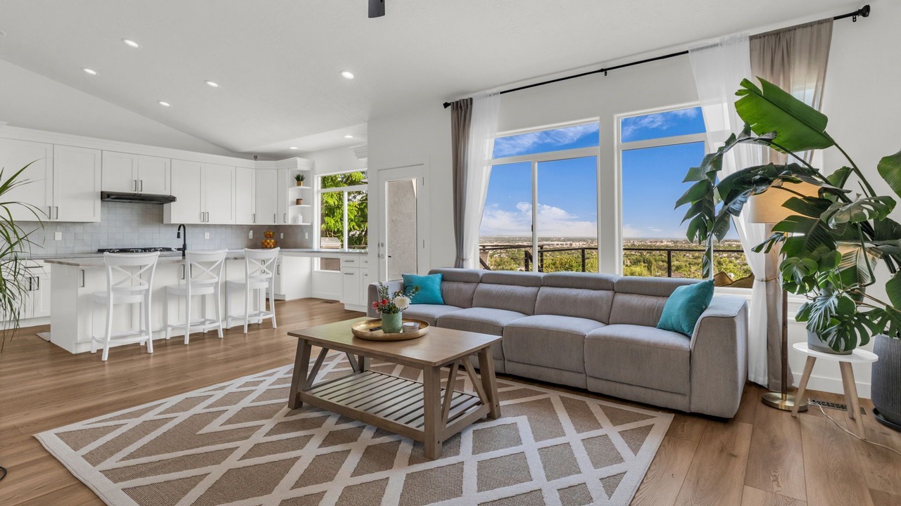 Photo of Livingroom in Draper