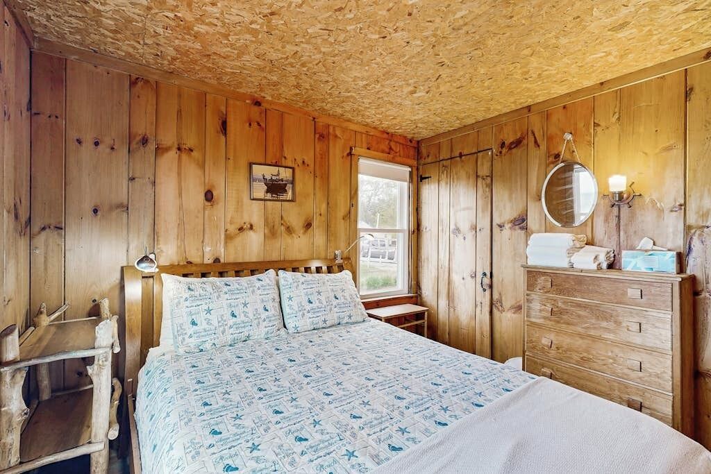Photo of Bedroom in Malletts Bay