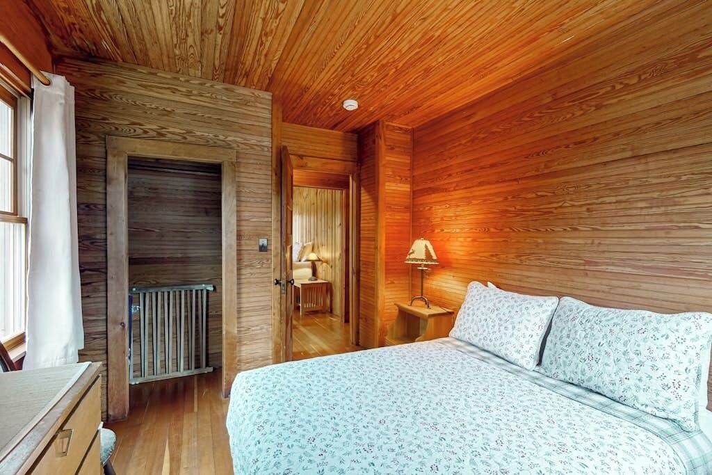 Photo of Bedroom in Bomoseen