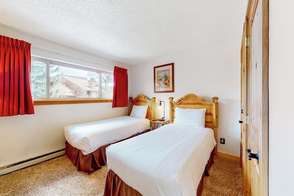 Photo of Bedroom in Four O'Clock