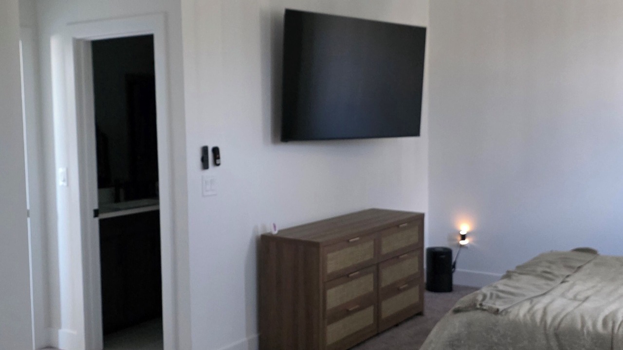 Photo of Bedroom in Enterprise