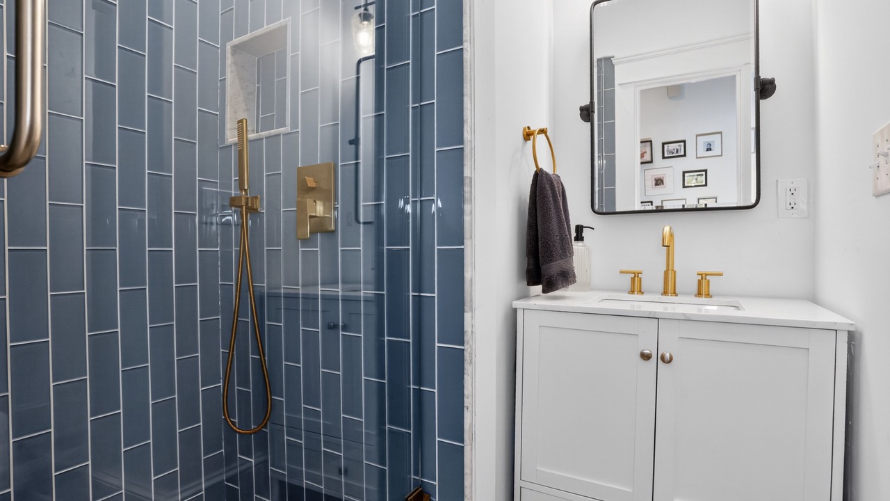 Photo of Bathroom in Poncey-Highland