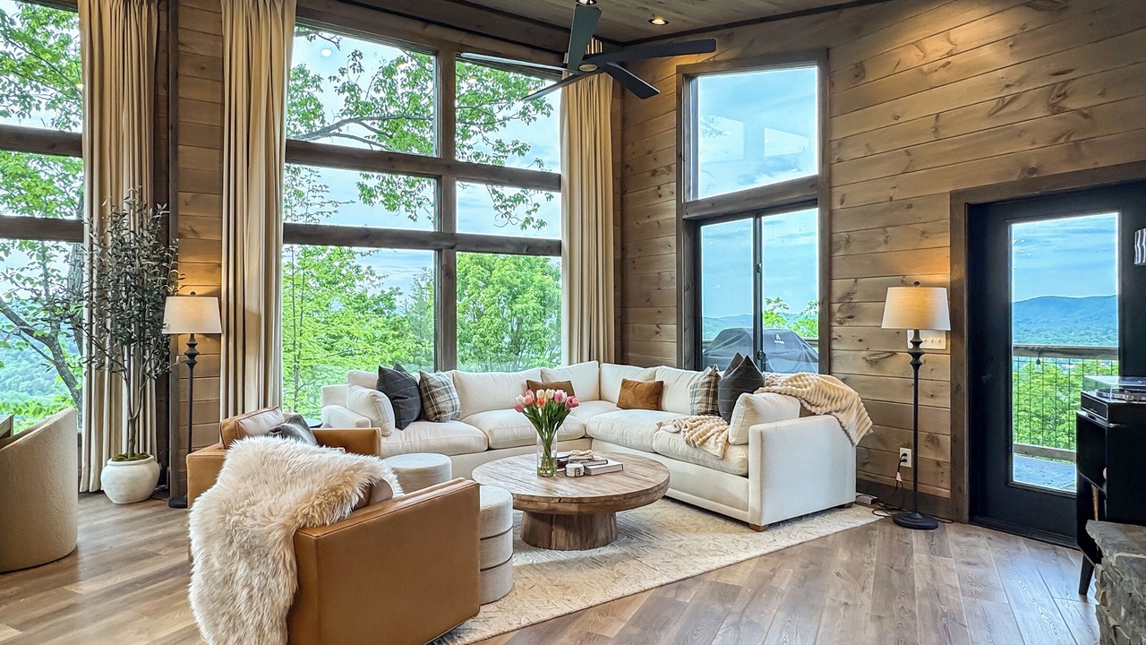 Photo of Livingroom in Wears Valley