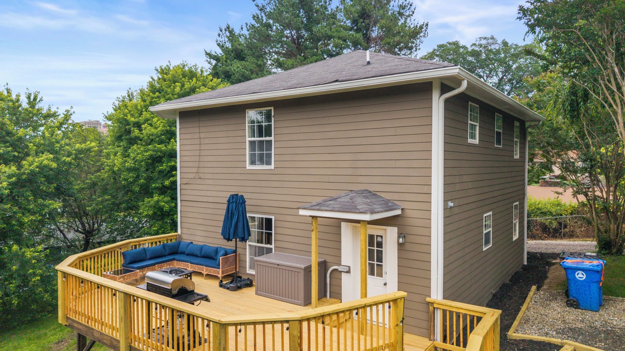 Photo of Patio Balcony in East End - Valley Street