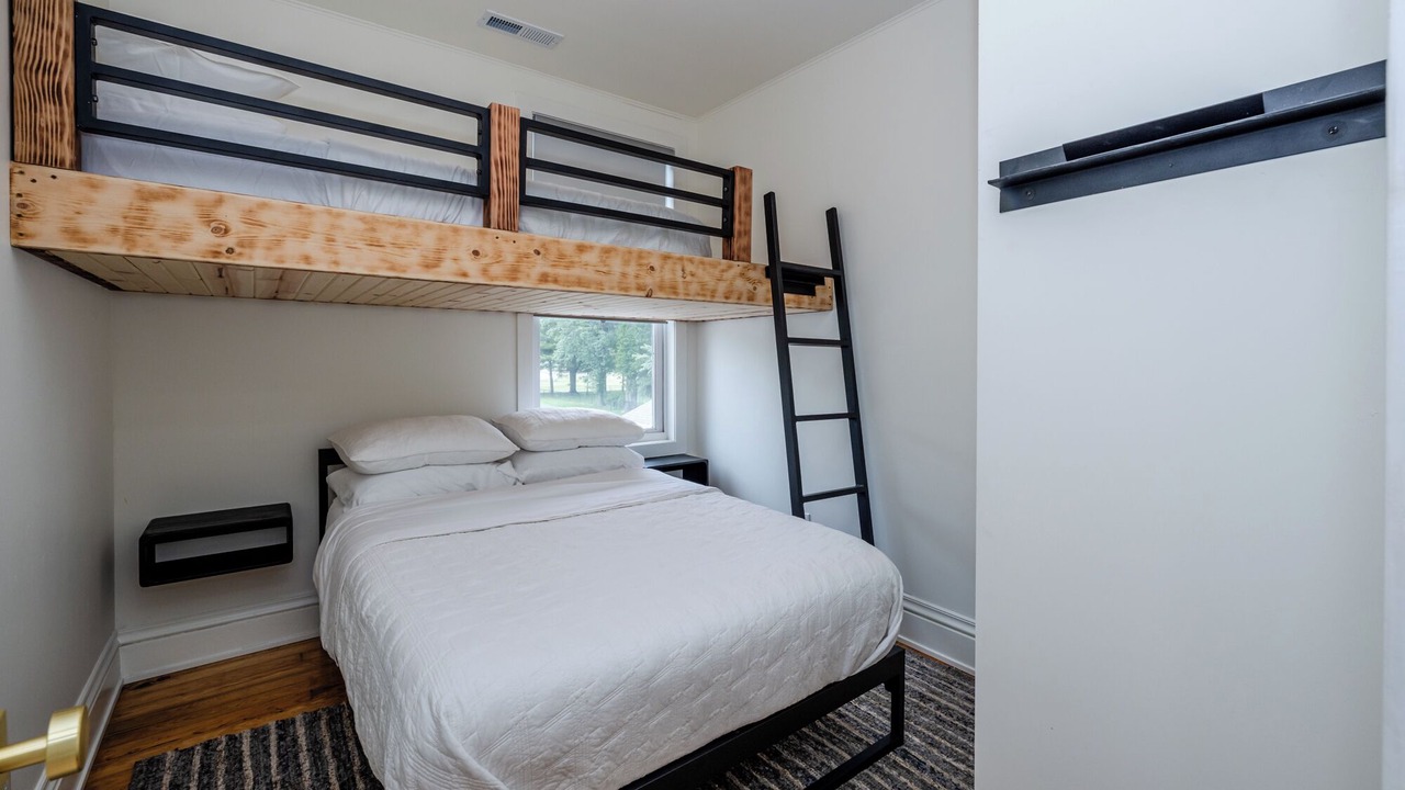 Photo of Bedroom in Paw Paw Lake