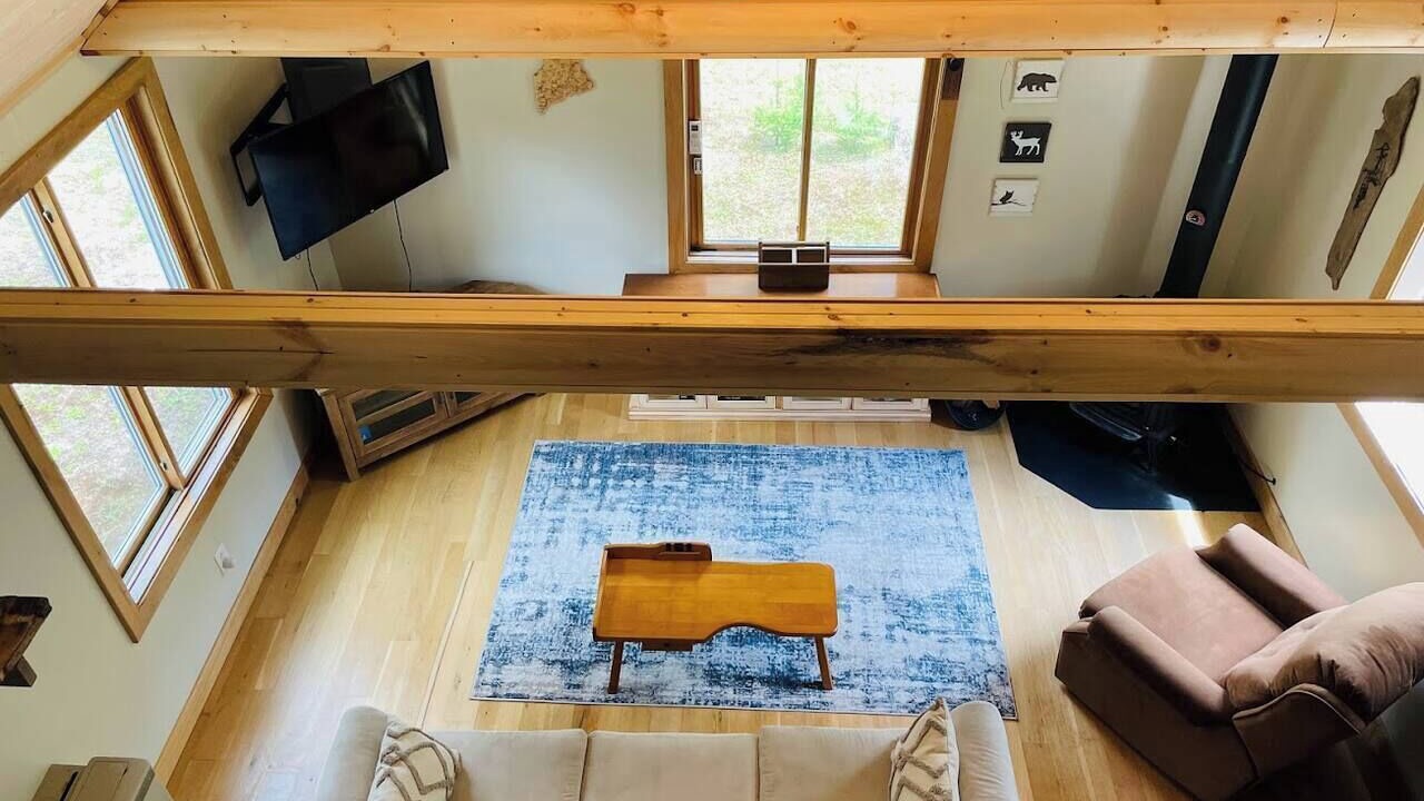 Photo of Livingroom in New Vineyard