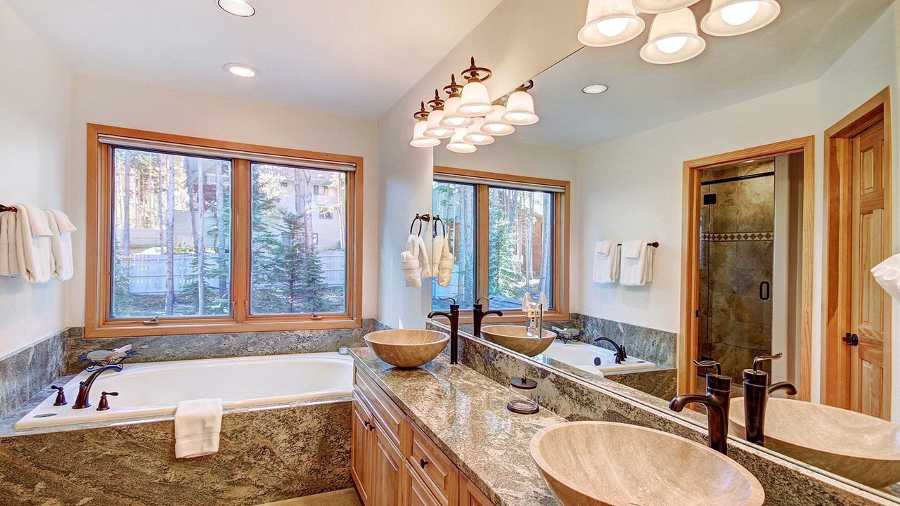 Photo of Bathroom in Boulder Ridge