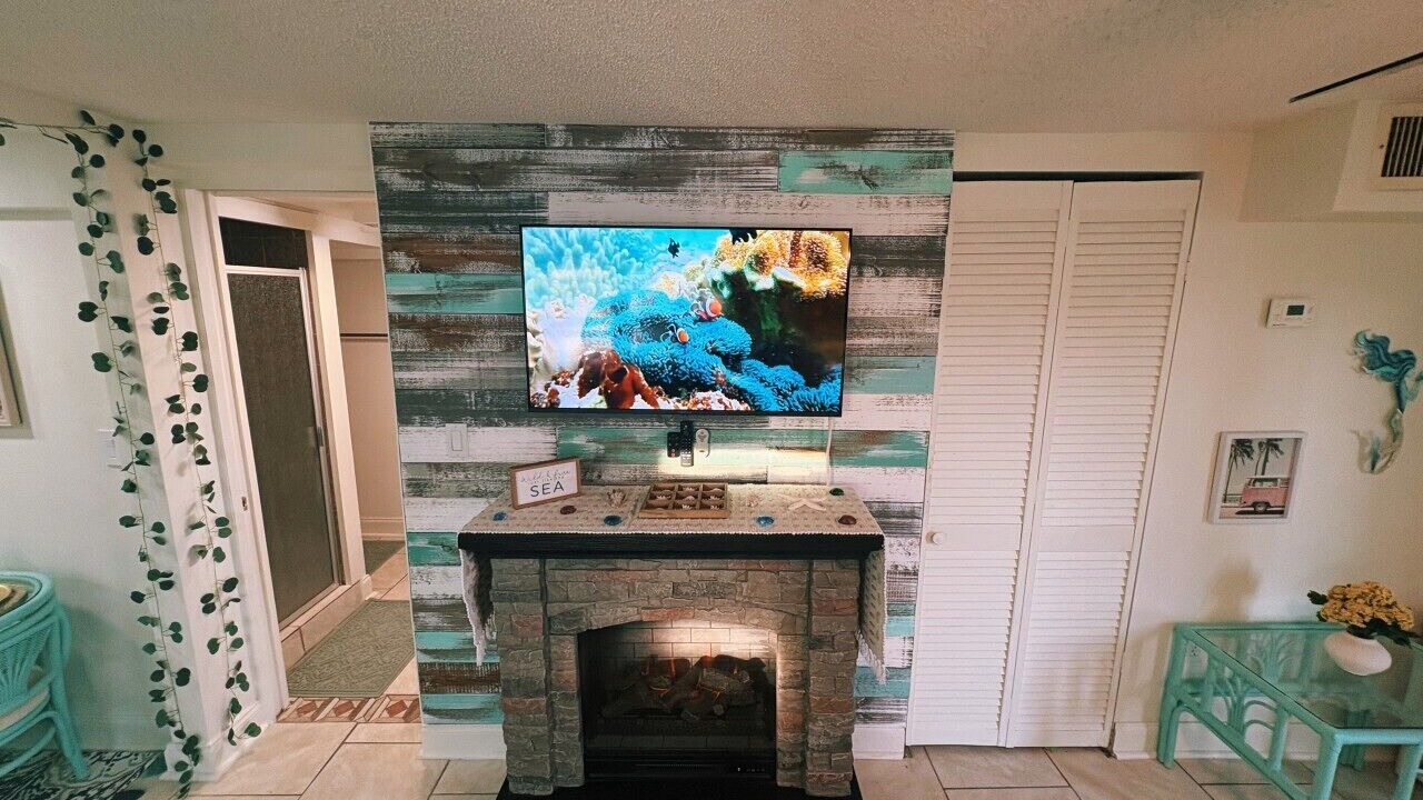 Photo of Livingroom in Crescent Beach