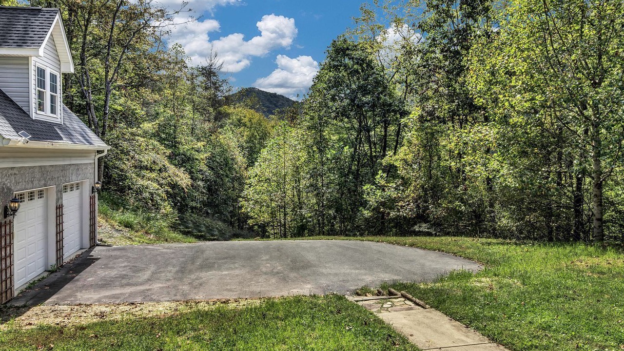 Photo of Outdoor in Barnardsville