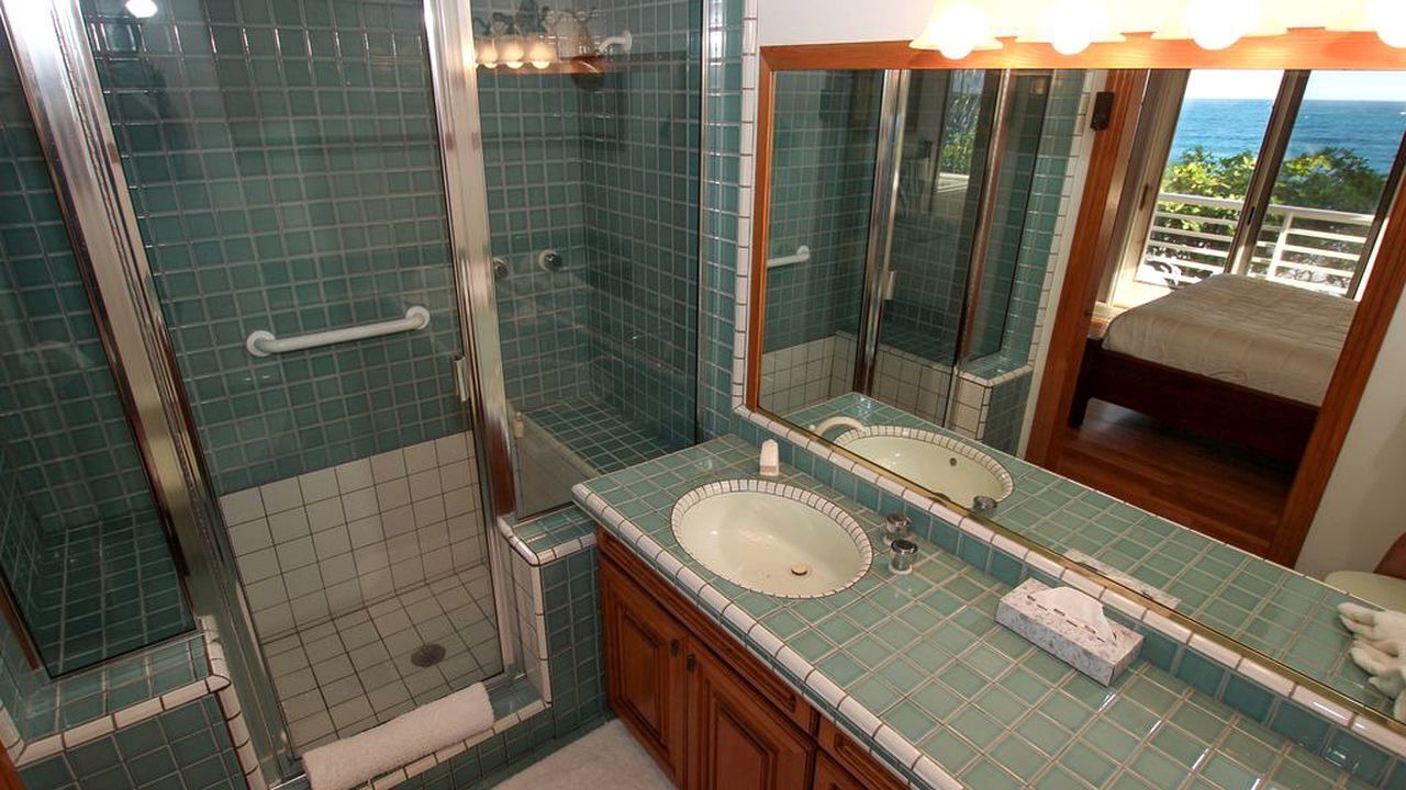 Photo of Bathroom in Kilauea