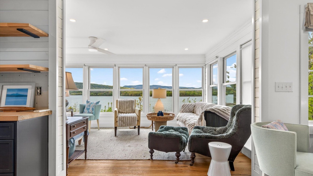 Photo of Livingroom in Moriah Center
