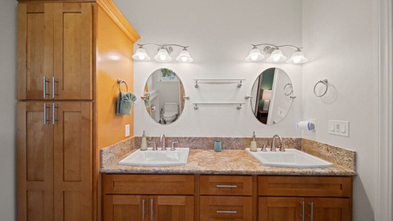 Photo of Bathroom in Keaau
