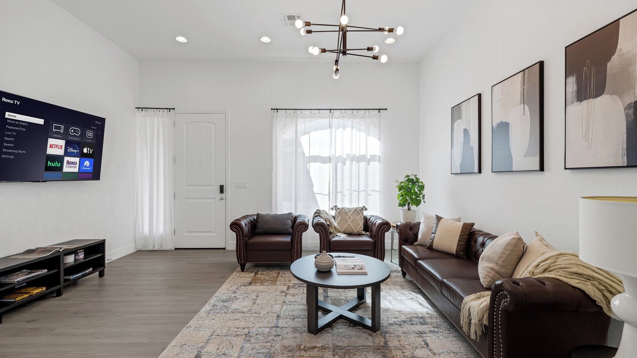 Photo of Livingroom in Enterprise