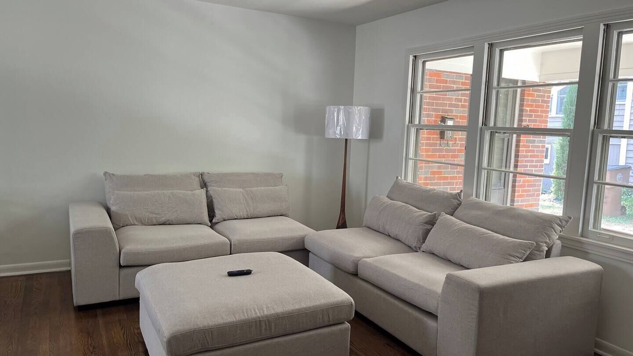 Photo of Livingroom in Hillsboro West End