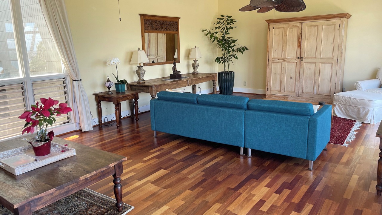 Photo of Livingroom in Portlock
