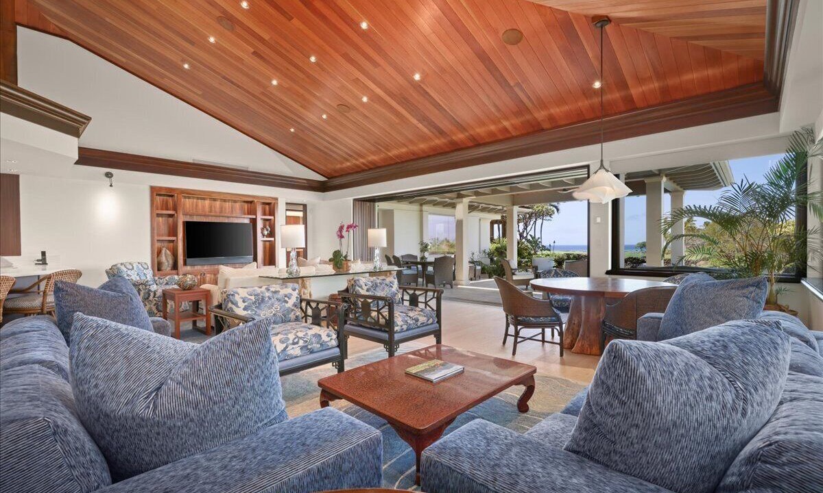 Photo of Livingroom in Kaupulehu