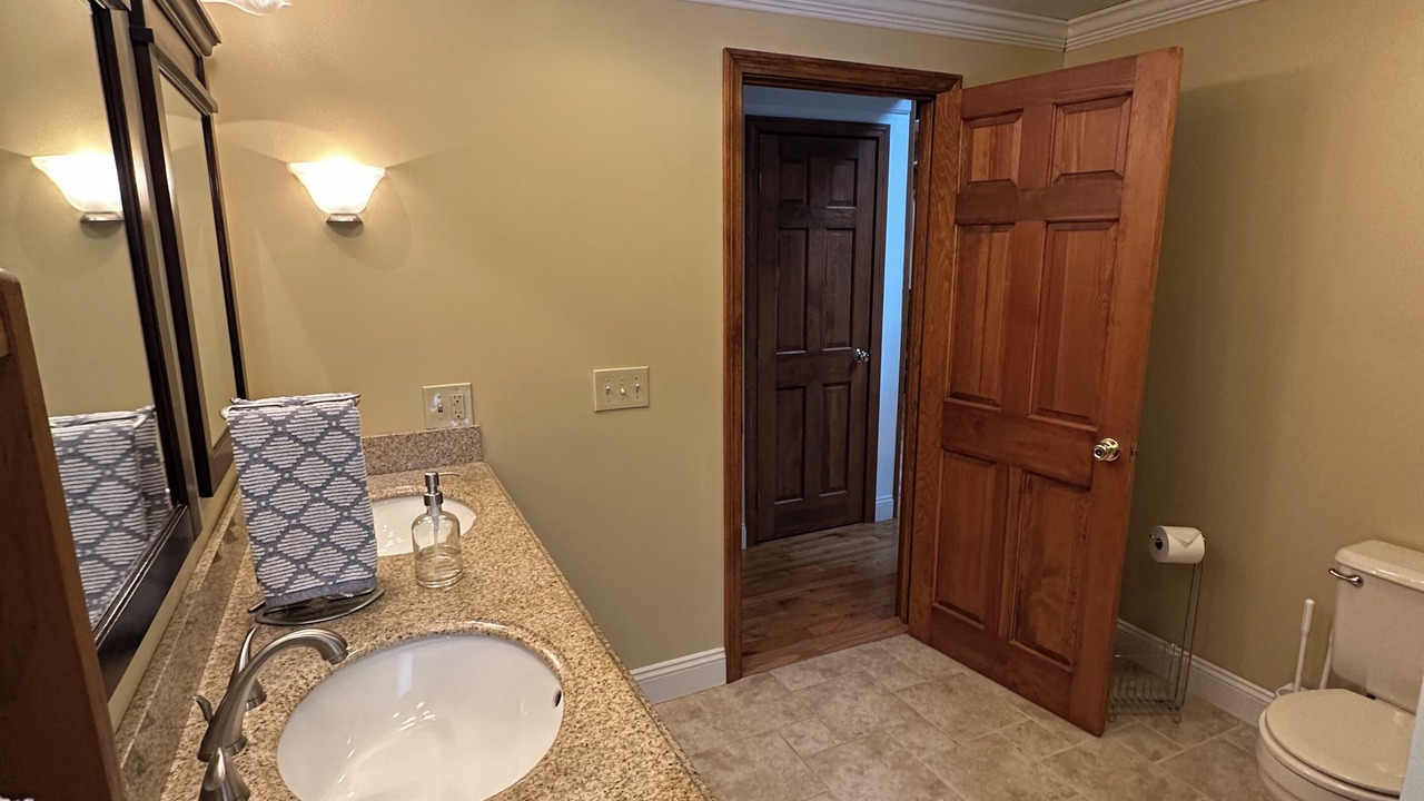 Photo of Bathroom in Moro