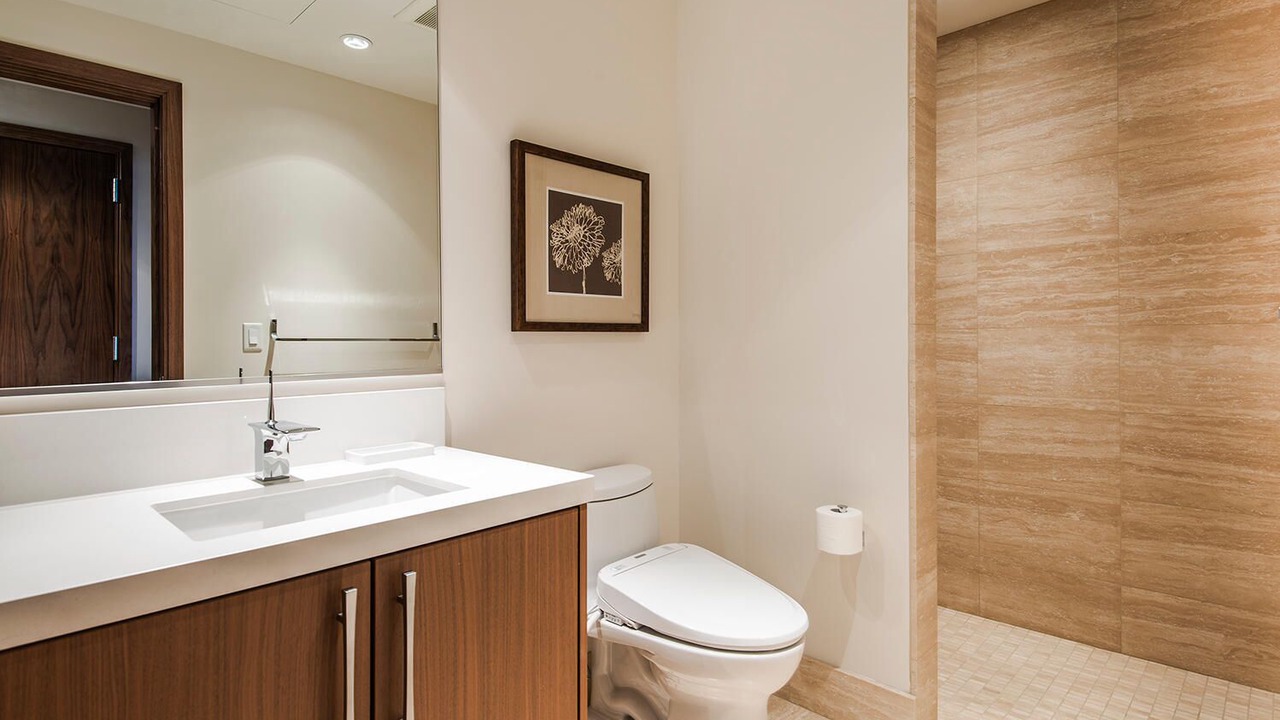 Photo of Bathroom in Ala Moana