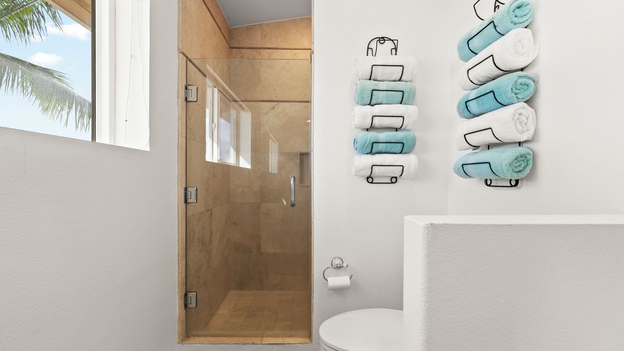 Photo of Bathroom in Makaha