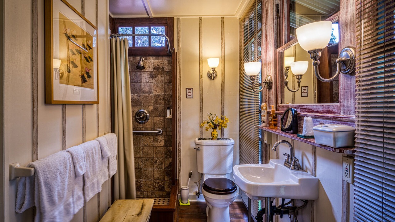 Photo of Bathroom in Volcano
