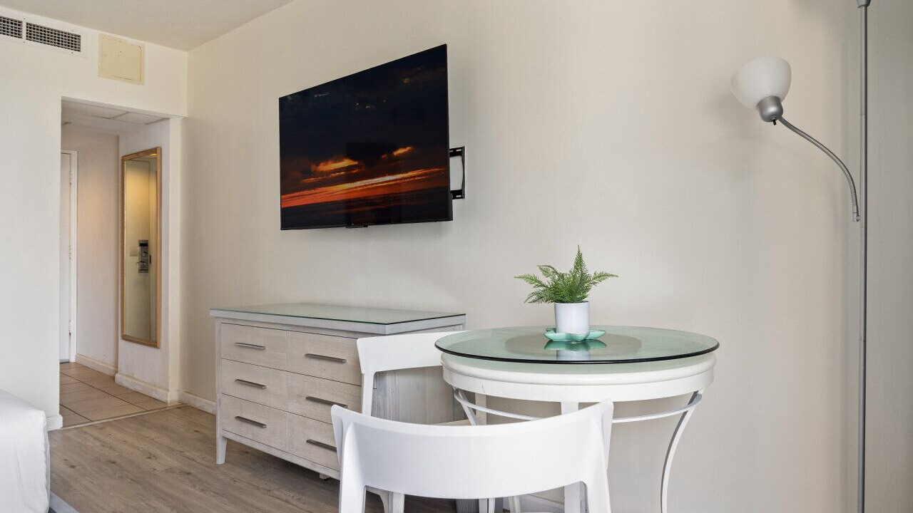Photo of Bedroom in Waikiki
