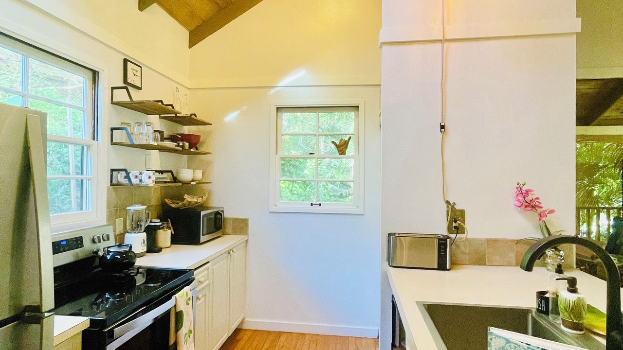 Photo of Kitchen in Maunaloa