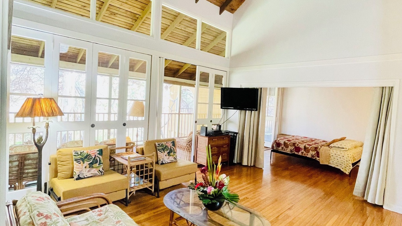 Photo of Livingroom in Maunaloa