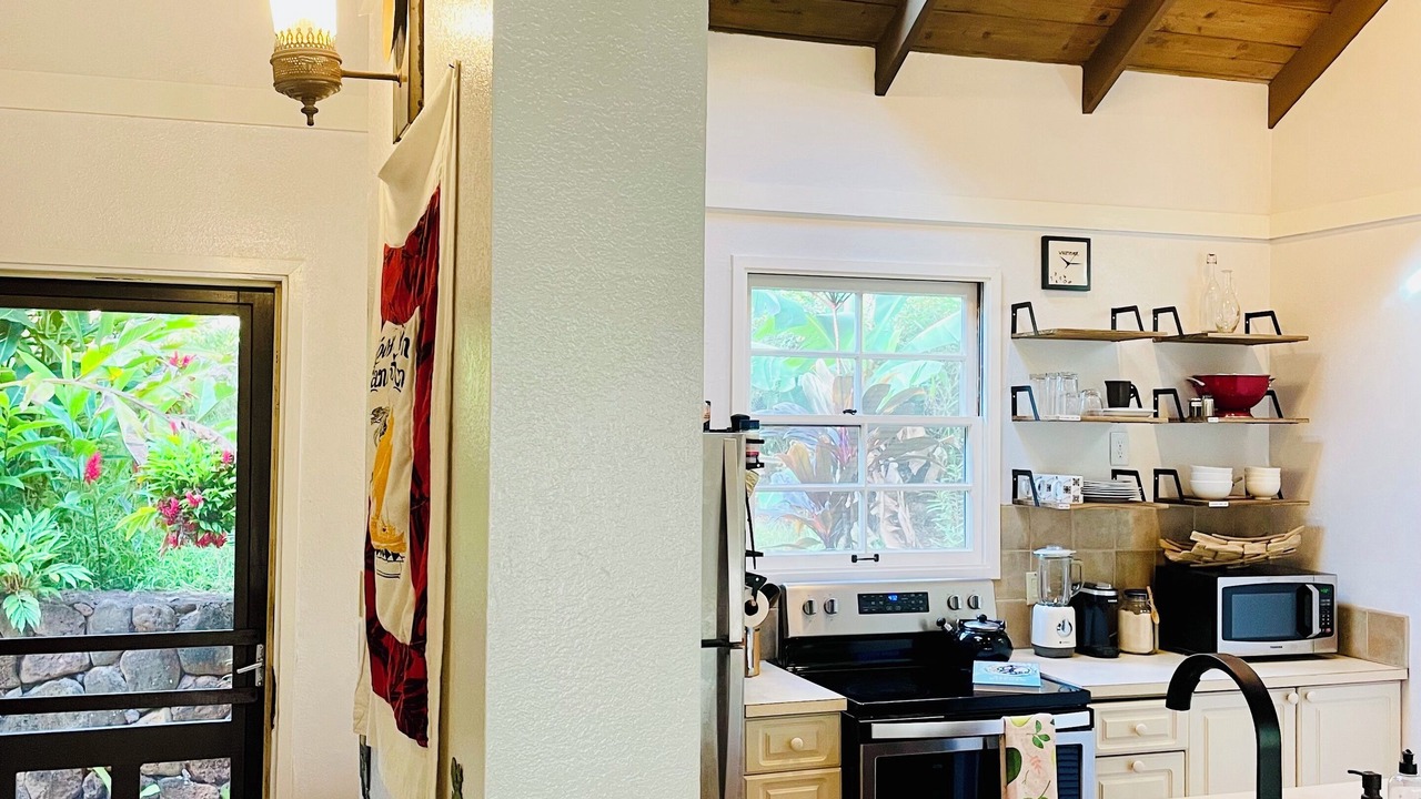 Photo of Kitchen in Maunaloa