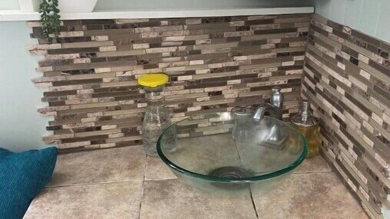 Photo of Bathroom in Kealakekua