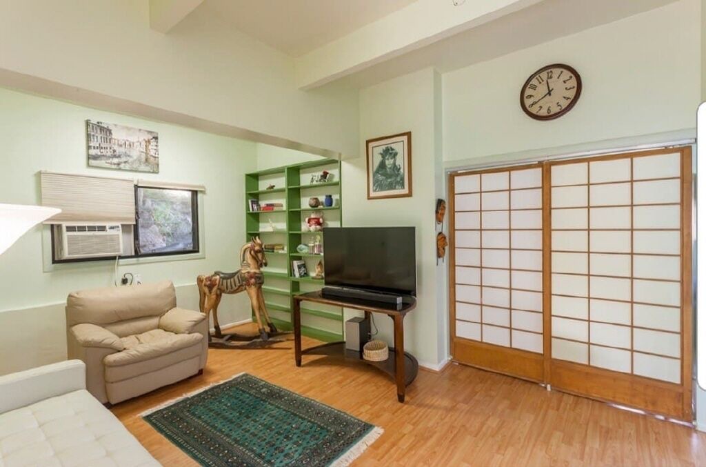 Photo of Livingroom in Waialae Iki Ridge