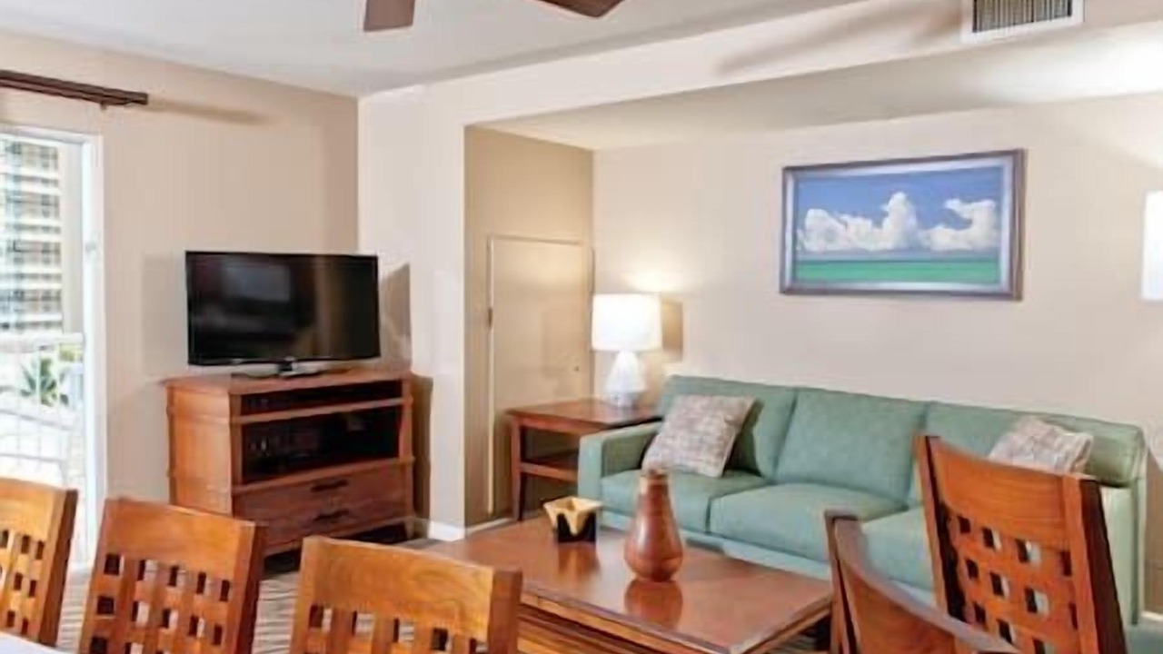 Photo of Livingroom in Waikiki