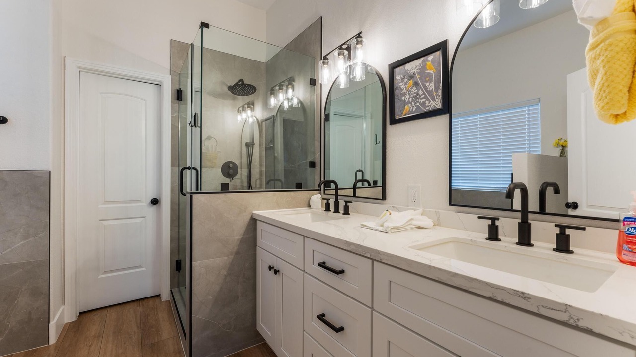 Photo of Bathroom in Canyon Gate