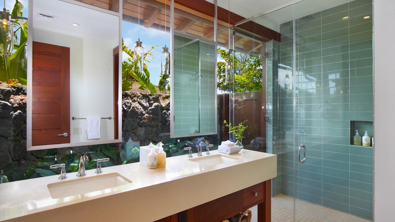 Photo of Bathroom in Poipu