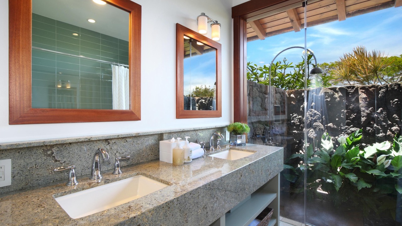 Photo of Bathroom in Poipu