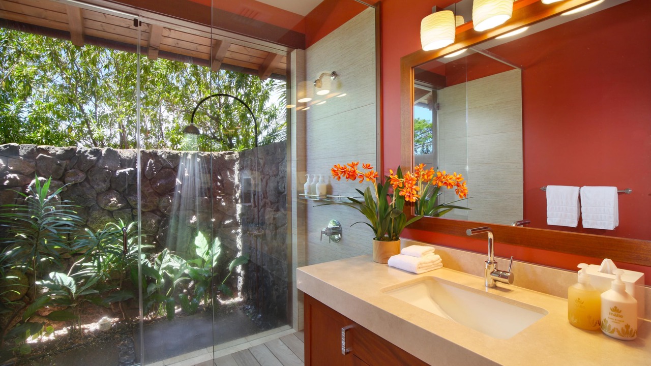 Photo of Bathroom in Poipu