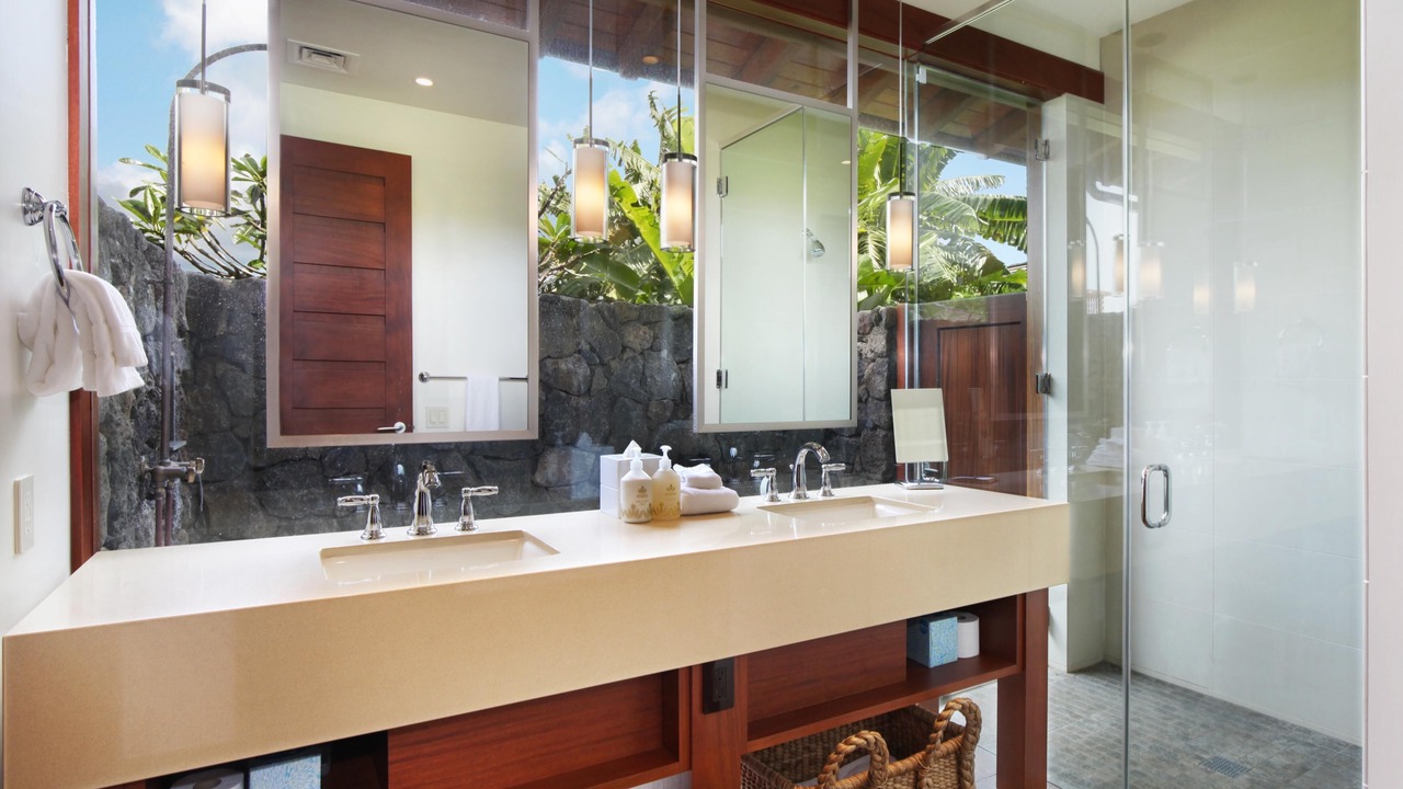 Photo of Bathroom in Poipu