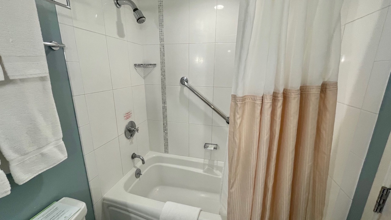 Photo of Bathroom in Ala Moana