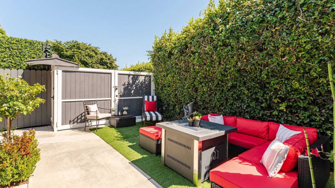 Photo of Patio Balcony in Hollywood