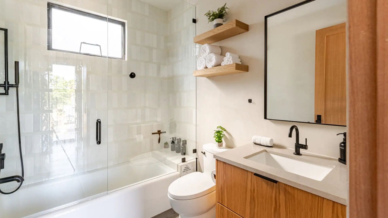 Photo of Bathroom in Hollywood