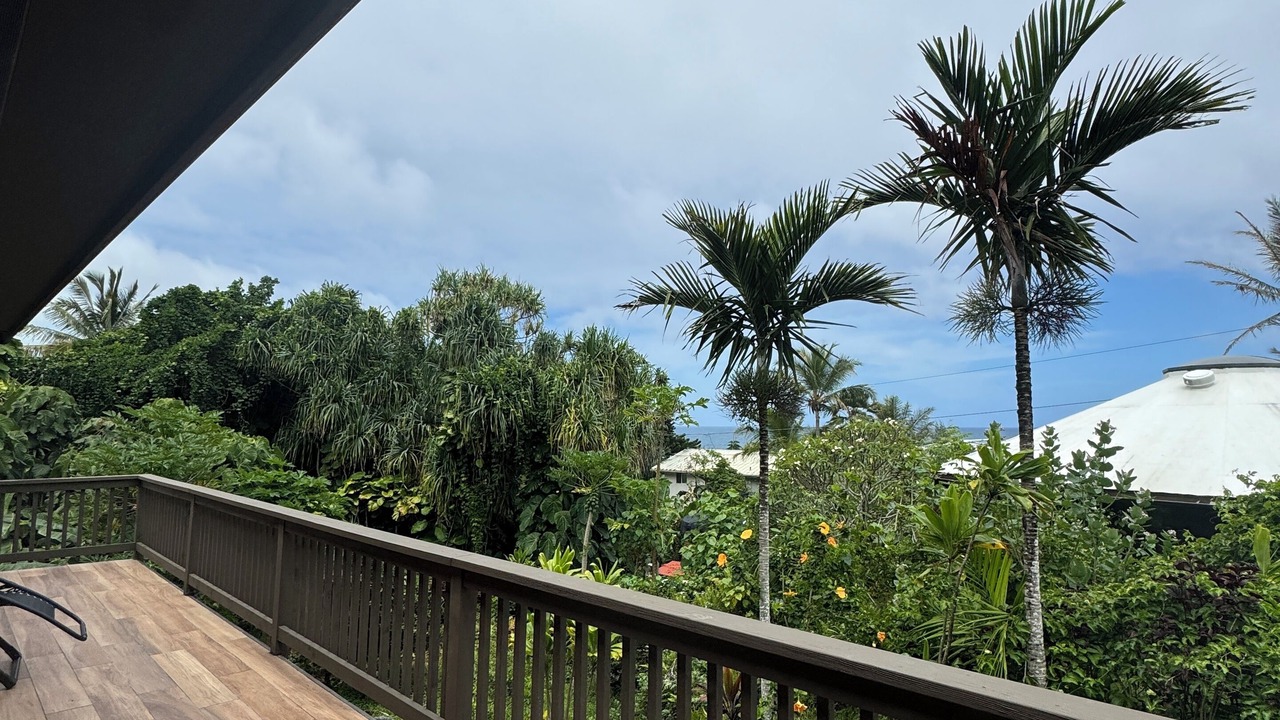 Photo of Patio Balcony in Kehena Beach Estates