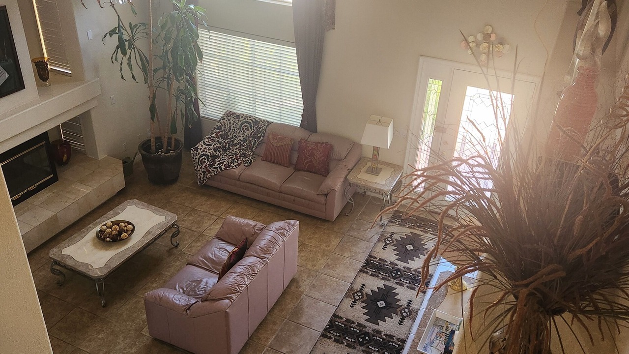 Photo of Livingroom in Enterprise