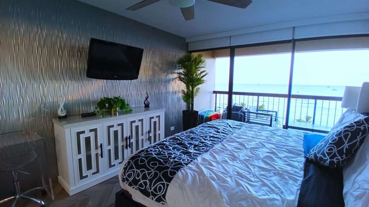Photo of Bedroom in Diamond Head - Kapahulu - St. Louis